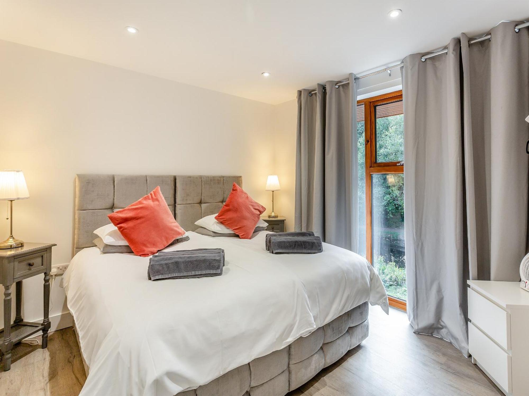 Holiday home Waterside Six - Uk38264